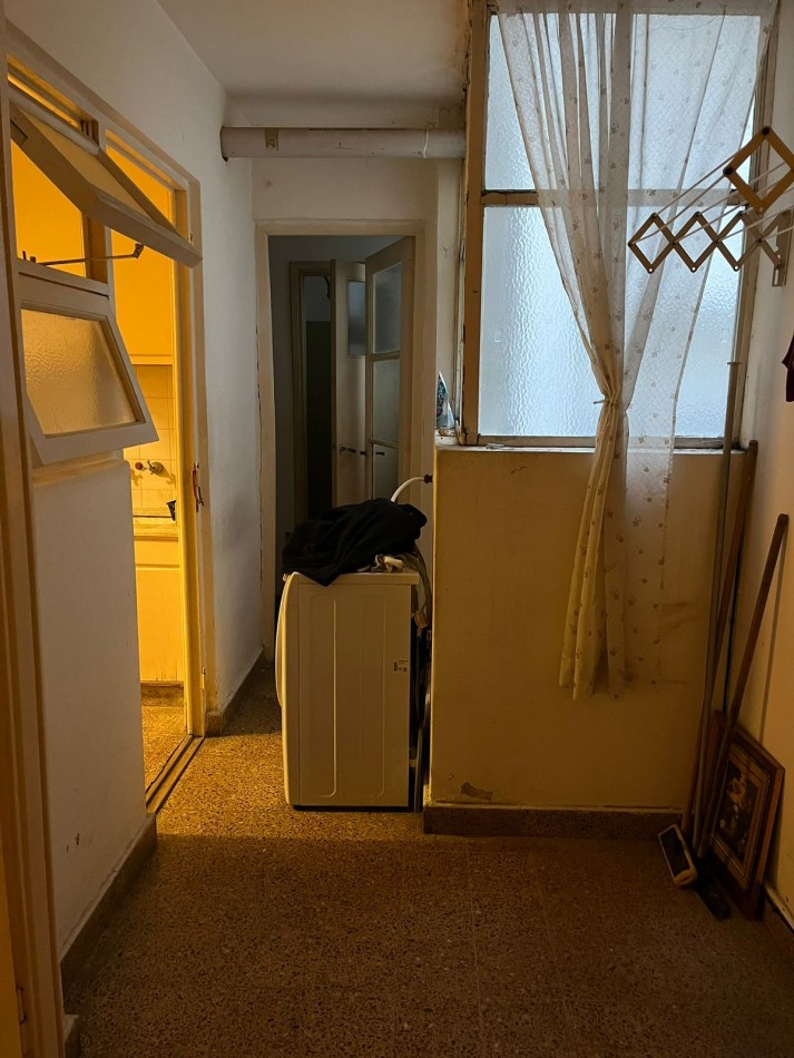 Departamento de dos ambientes con dependencia en el centro