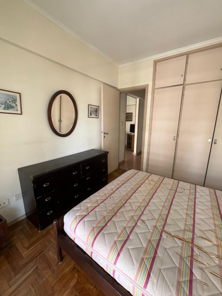 Departamento de dos ambientes con balcon corrido y vista al mar