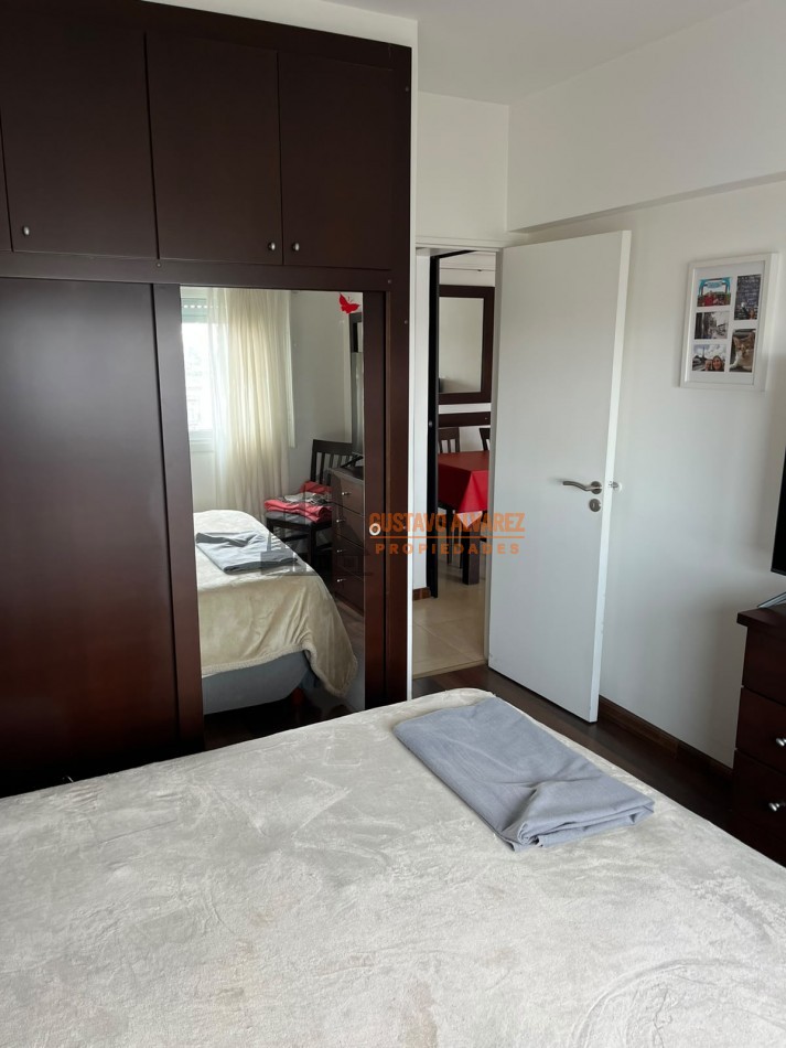 Hermoso departamento de tres ambientes reciclado con vista lateral al mar