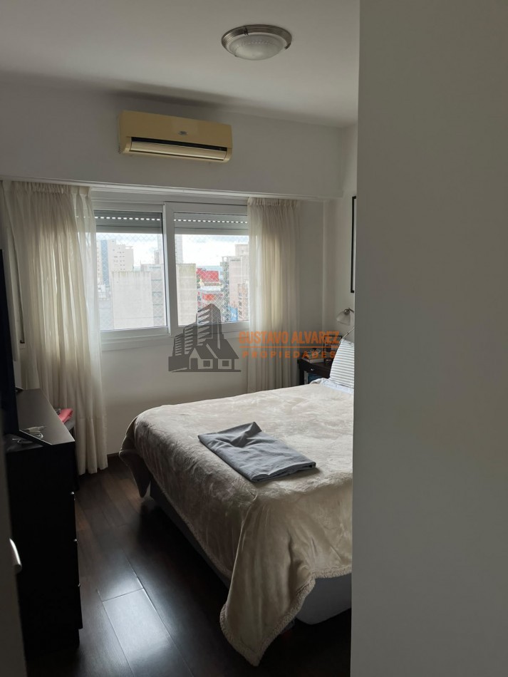 Hermoso departamento de tres ambientes reciclado con vista lateral al mar
