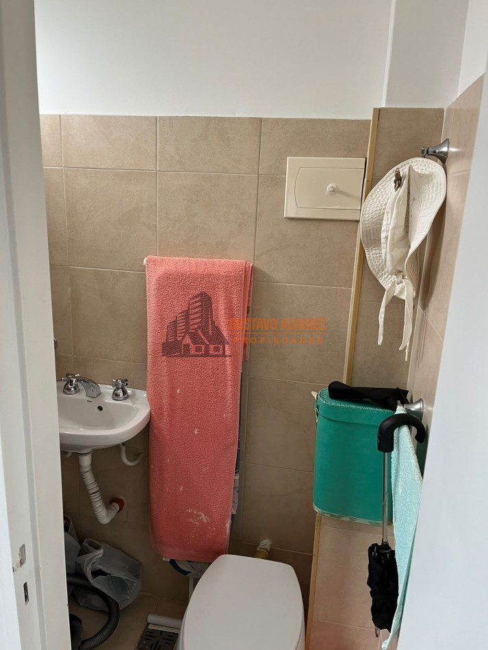Hermoso departamento de tres ambientes reciclado con vista lateral al mar