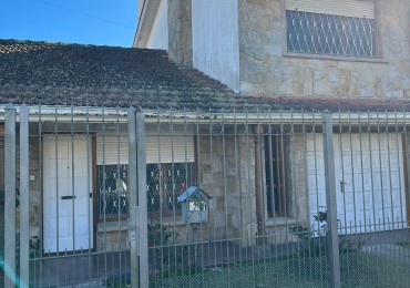 Espectacular Chalet de 5 ambientes en barrio San Carlos